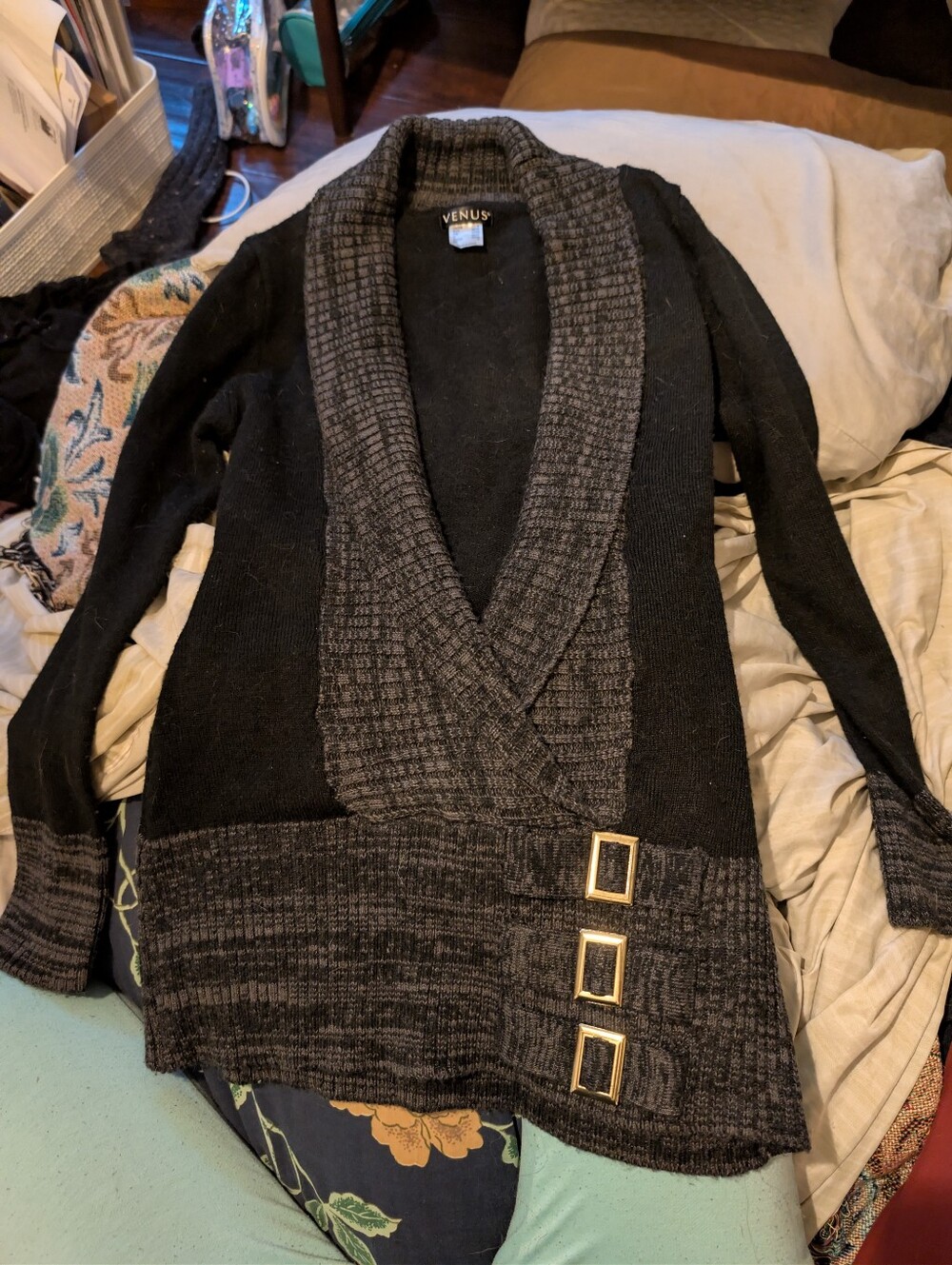 Venus buckle sweater deep V